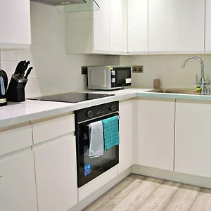 beautiful-flat-in-london-close-to-canary-wharf-excel.cambridgehotelsuk.com/