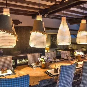 Phinisi - Villa Seminyak